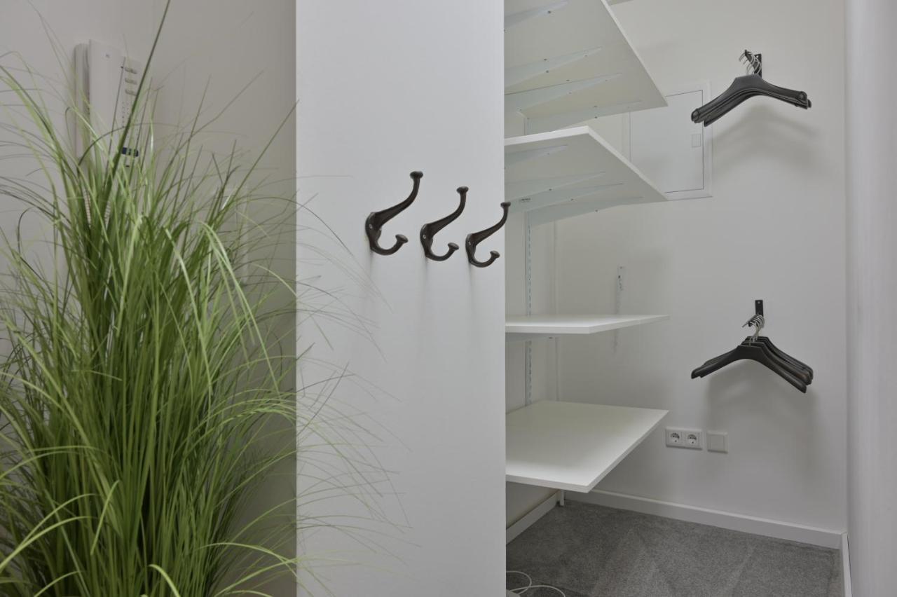 Apartment Uhrwerk *